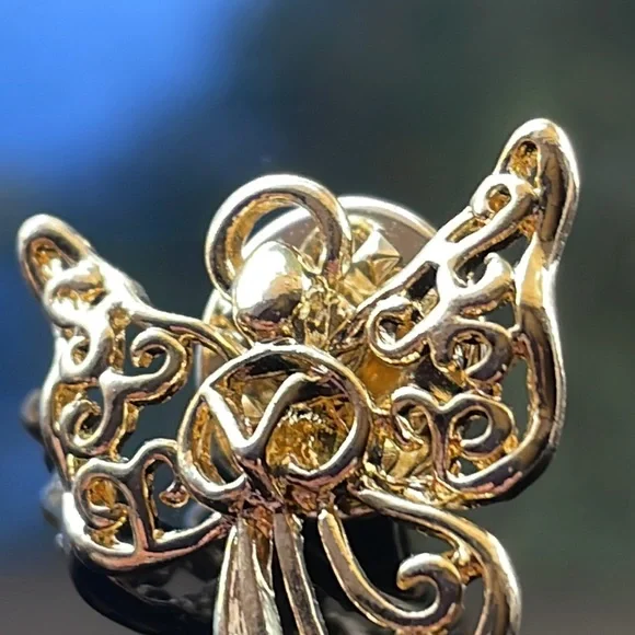 Pin - Picture 4 of 5